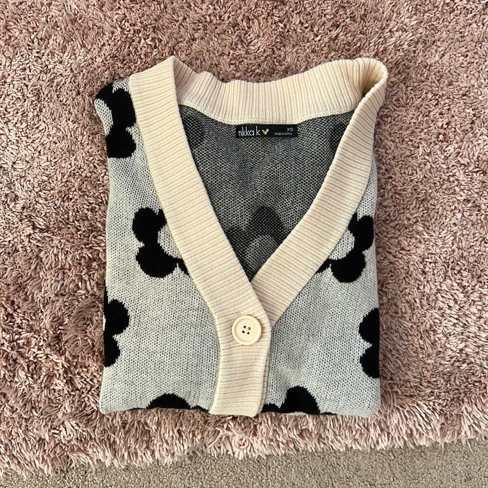 V neck sweater